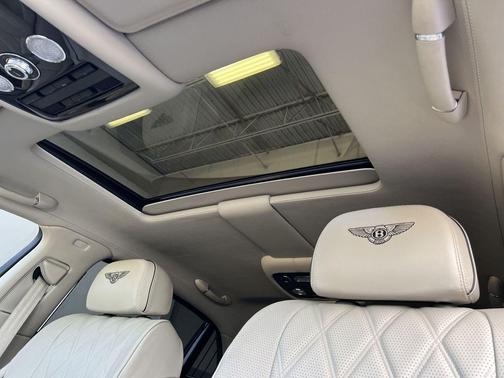 Black 2014 Bentley Flying Spur Base