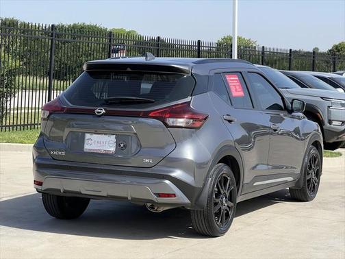 2022 Nissan Kicks SR