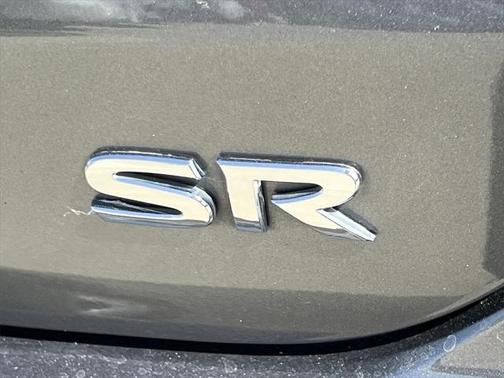 2022 Nissan Kicks SR