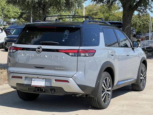2025 Nissan Pathfinder Platinum FWD