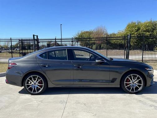 2025 Genesis G70 2.5T RWD