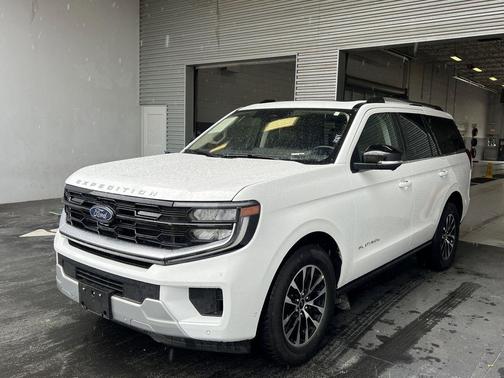 Oxford White 2025 Ford Expedition Platinum