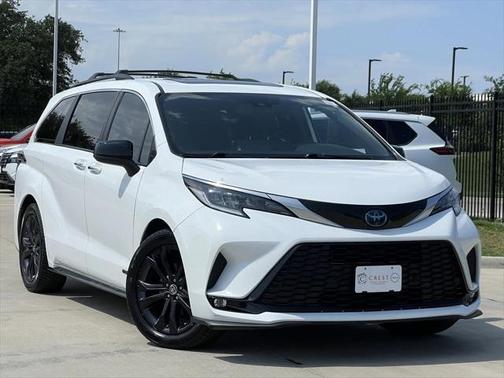 2021 Toyota Sienna XSE 7 Passenger
