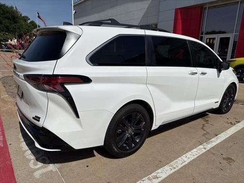 2021 Toyota Sienna XSE 7 Passenger