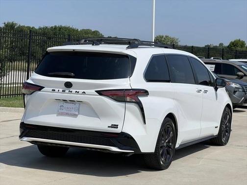 2021 Toyota Sienna XSE 7 Passenger