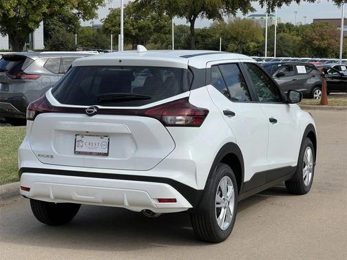 2025 Nissan Kicks S
