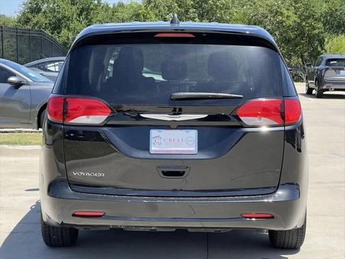 2023 Chrysler Voyager LX