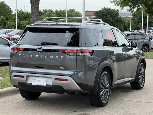 2024 Nissan Pathfinder SL FWD