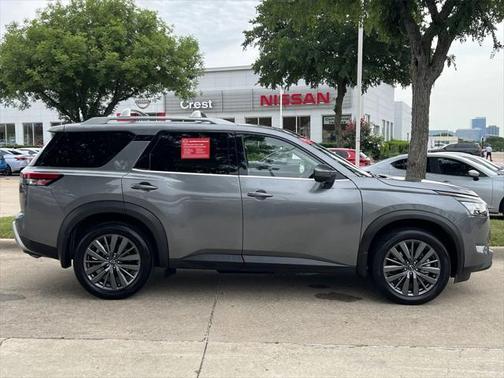 2024 Nissan Pathfinder SL FWD