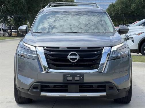 2024 Nissan Pathfinder SL FWD