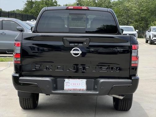 2025 Nissan Frontier SV
