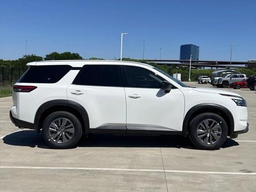 2025 Nissan Pathfinder S FWD