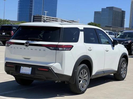 2025 Nissan Pathfinder S FWD