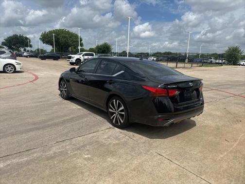 2020 Nissan Altima SR FWD