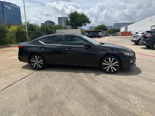 2020 Nissan Altima SR FWD