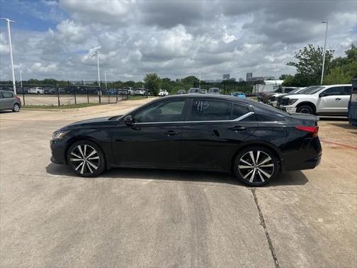 2020 Nissan Altima SR FWD
