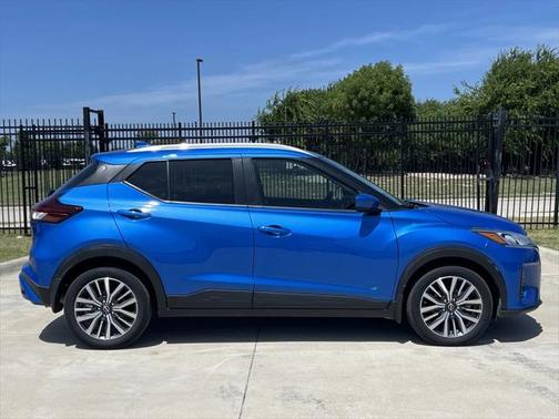 2022 Nissan Kicks SV