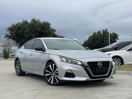 2022 Nissan Altima SR FWD