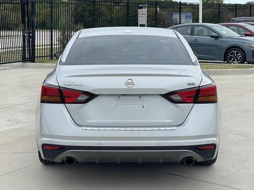 2022 Nissan Altima SR FWD