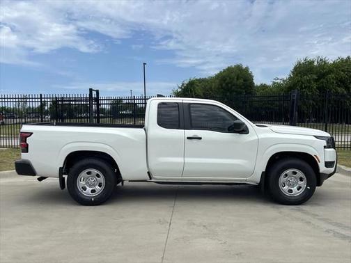 2025 Nissan Frontier S
