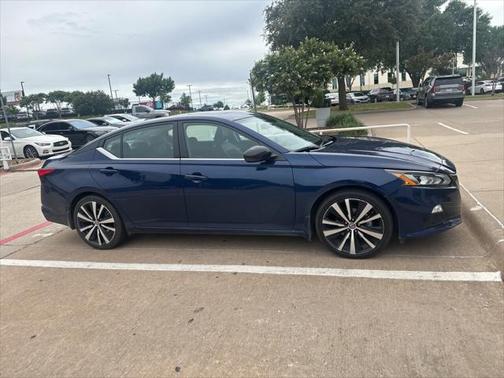 2021 Nissan Altima SR FWD