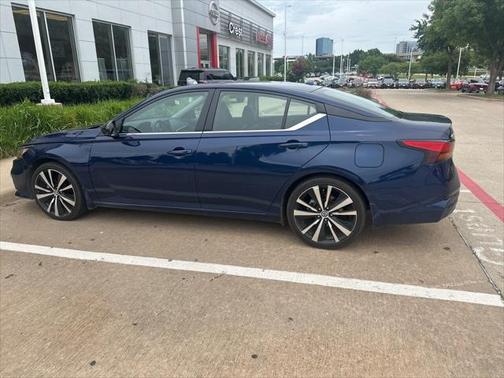 2021 Nissan Altima SR FWD