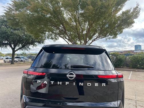 2025 Nissan Pathfinder S FWD