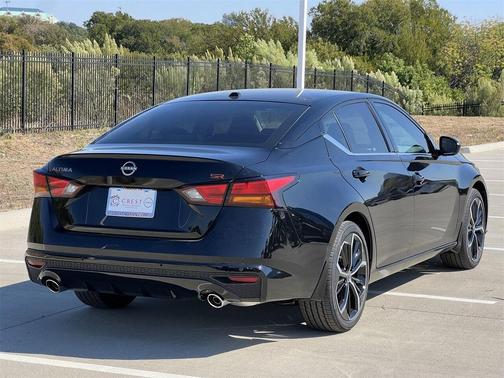 2025 Nissan Altima SR FWD