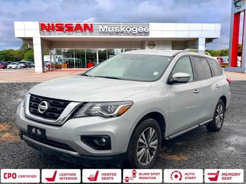 Photo 1 of 6 of 2020 Nissan Pathfinder SL
