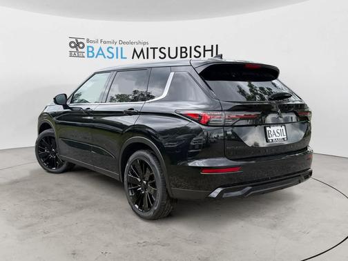 Black Diamond 2026 Mitsubishi Outlander LE S-AWC
