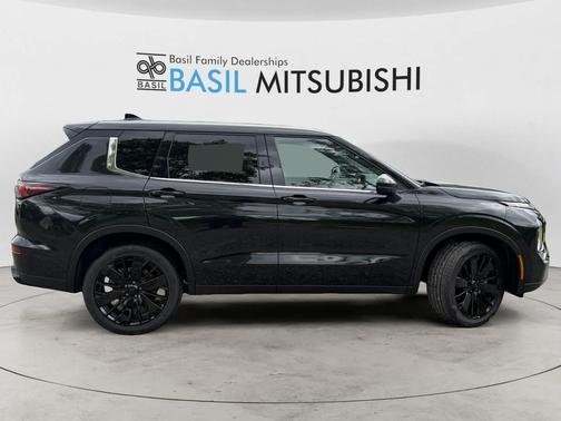 Black Diamond 2026 Mitsubishi Outlander LE S-AWC