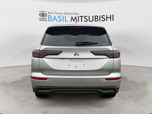 2025 Mitsubishi Outlander ES 2.5 S-AWC