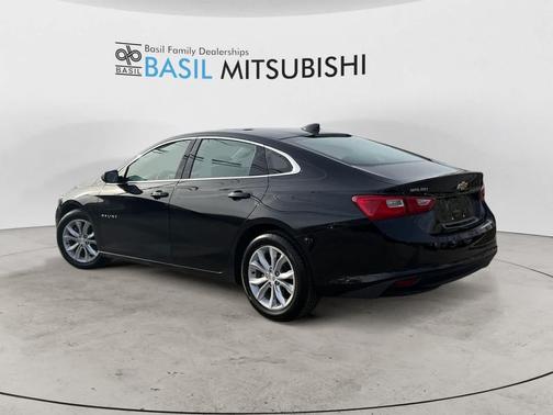 Mosaic Black Metallic 2024 Chevrolet Malibu FWD 1LT