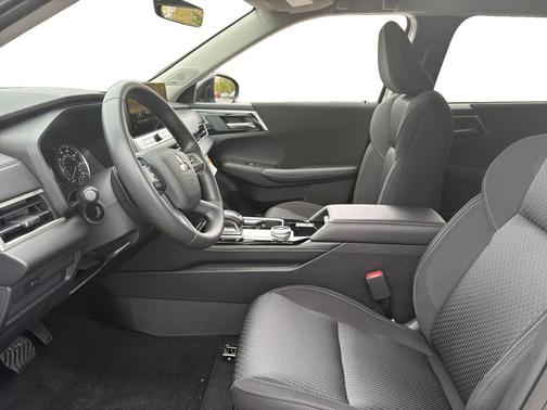 2025 Mitsubishi Outlander ES 2.5 S-AWC