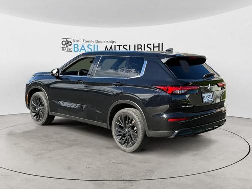 2024 Mitsubishi Outlander SE Black Edition S-AWC