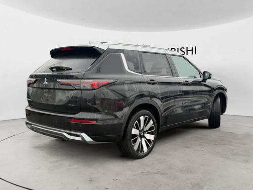 2025 Mitsubishi Outlander PLATINUM EDITION 2.5 S-AWC