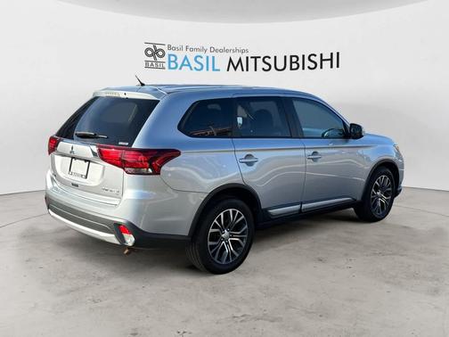 2016 Mitsubishi Outlander SE