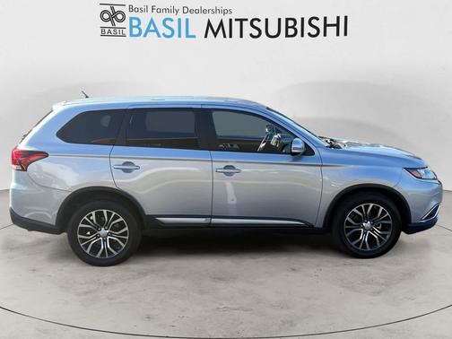 2016 Mitsubishi Outlander SE