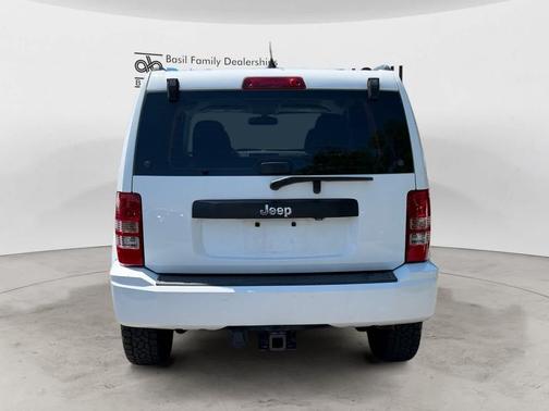 Bright White Clearcoat 2012 Jeep Liberty Sport