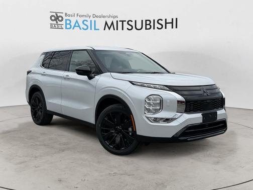 White Diamond 2026 Mitsubishi Outlander LE 1.5T S-AWC