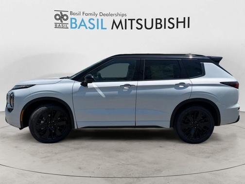 White Diamond With Black Roof 2026 Mitsubishi Outlander Black Edition S-AWC