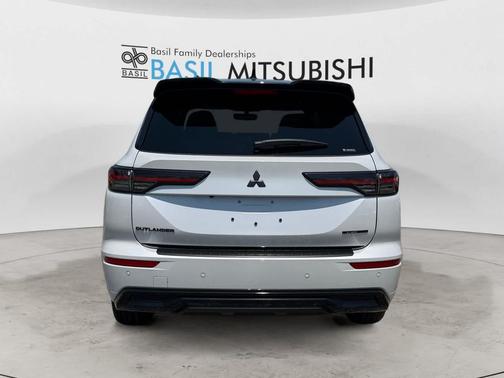 White Diamond With Black Roof 2026 Mitsubishi Outlander Black Edition S-AWC