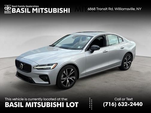 2024 Volvo S60 B5 Plus Dark Theme