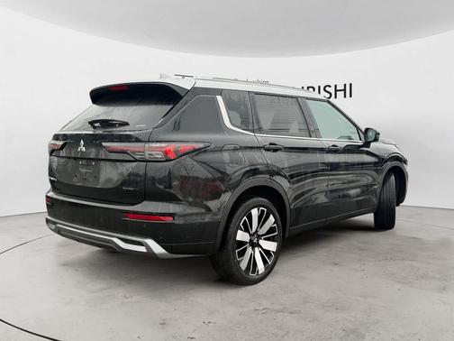 2025 Mitsubishi Outlander PLATINUM EDITION 2.5 S-AWC