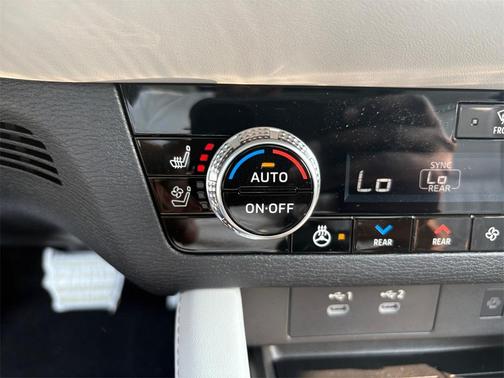 2025 Mitsubishi Outlander PLATINUM EDITION 2.5 S-AWC
