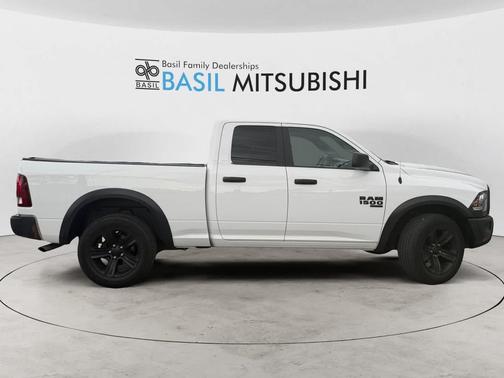 Bright White Clearcoat 2022 RAM 1500 Classic Warlock Quad Cab 4x4 6'4' Box