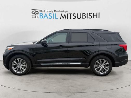 Agate Black Metallic 2023 Ford Explorer XLT