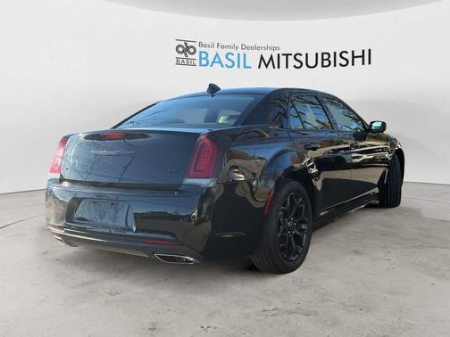 2023 Chrysler 300 Touring