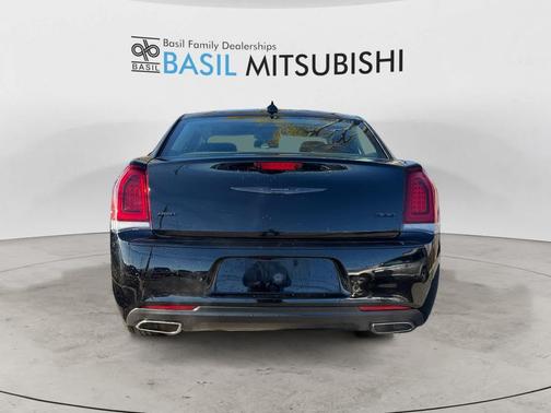 2023 Chrysler 300 Touring