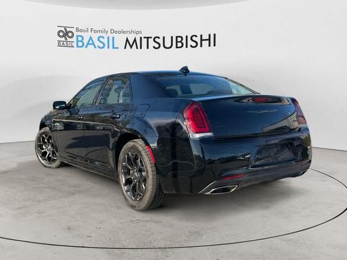 2023 Chrysler 300 Touring